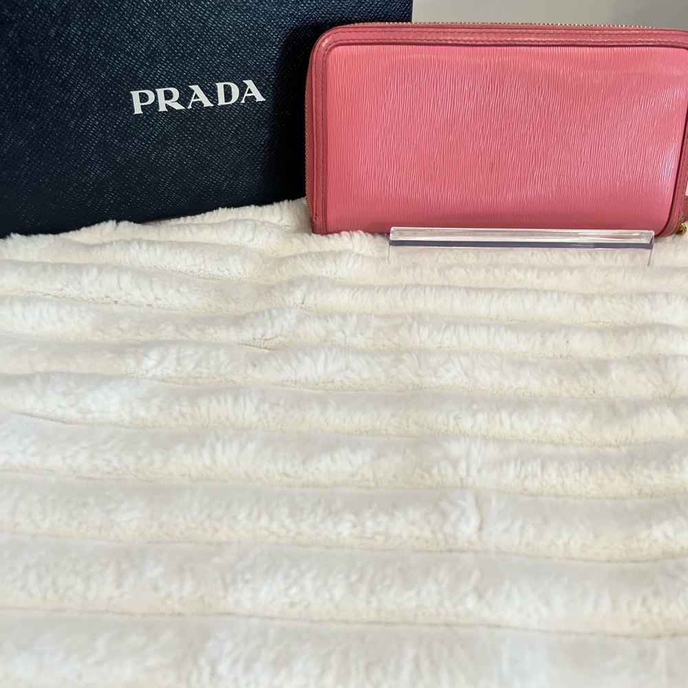 Authentic Pink PRADA Long zippy wallet - Picture 2 of 6